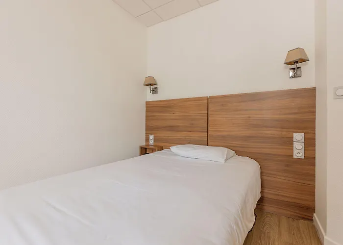 Отель Bristol Centre Gare 2*